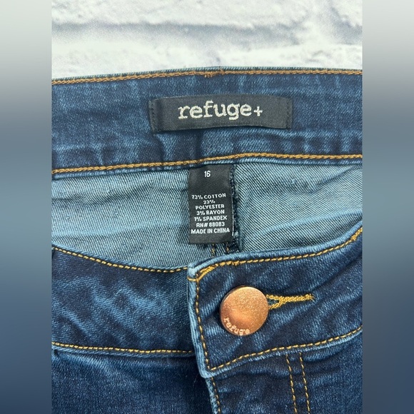 Refuge Distressed Jeans. Size 16. Jeans with Stretch. - Picture 3 of 7
